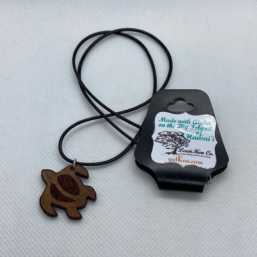 💛 Handmade Hawaiian Wood Turtle Necklace